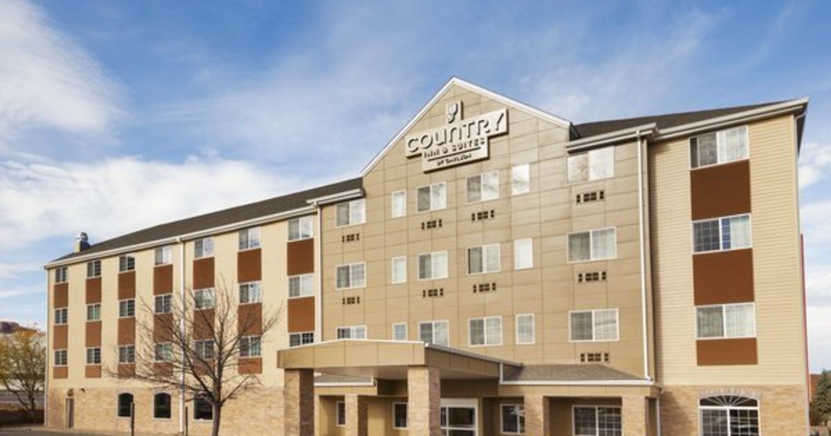Country Inn &amp; Suites