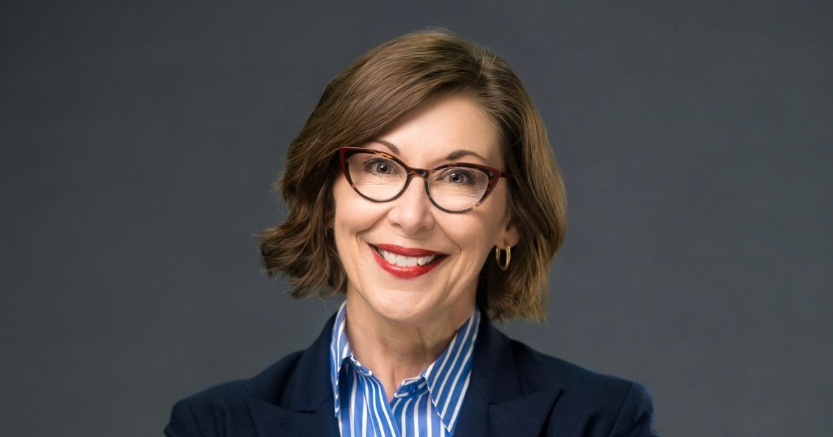 Jackie Wentworth Headshot