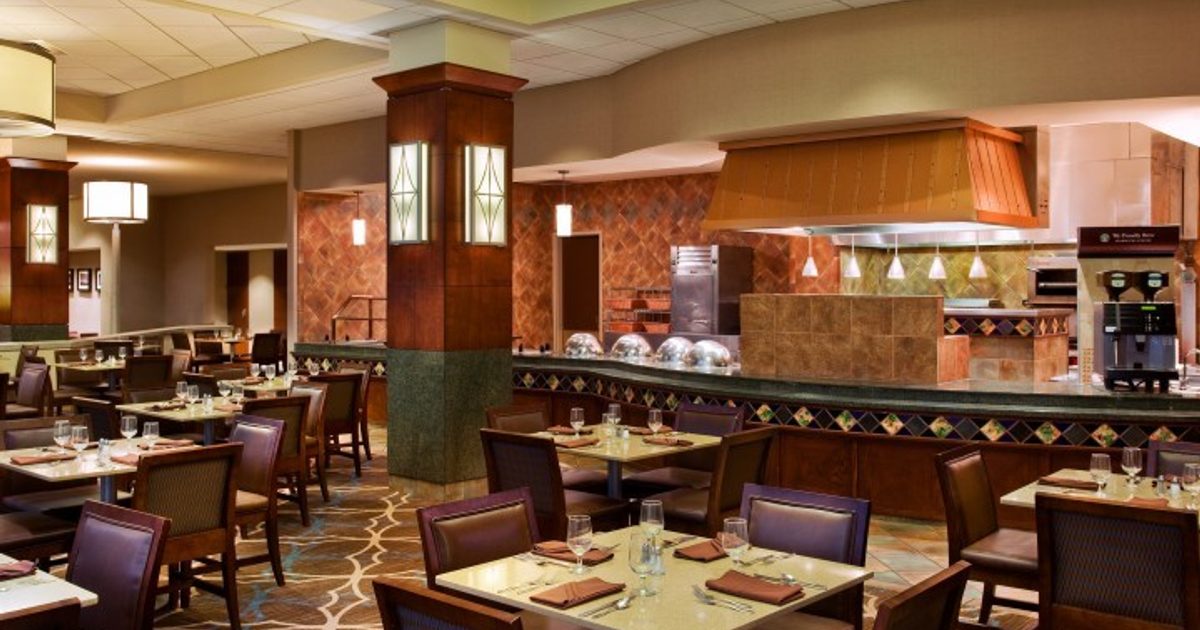 Falling Water Grille/Water's Edge Lounge