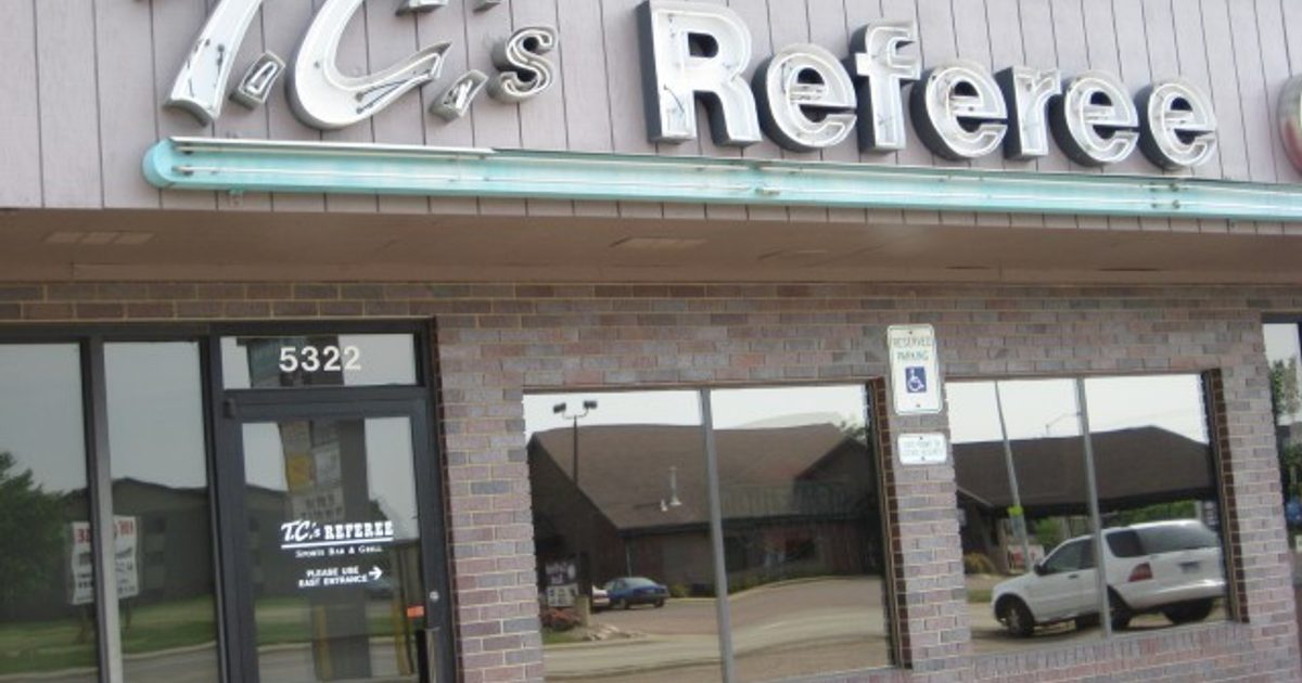 T.C.'s Referee Sports Bar &amp; Grill