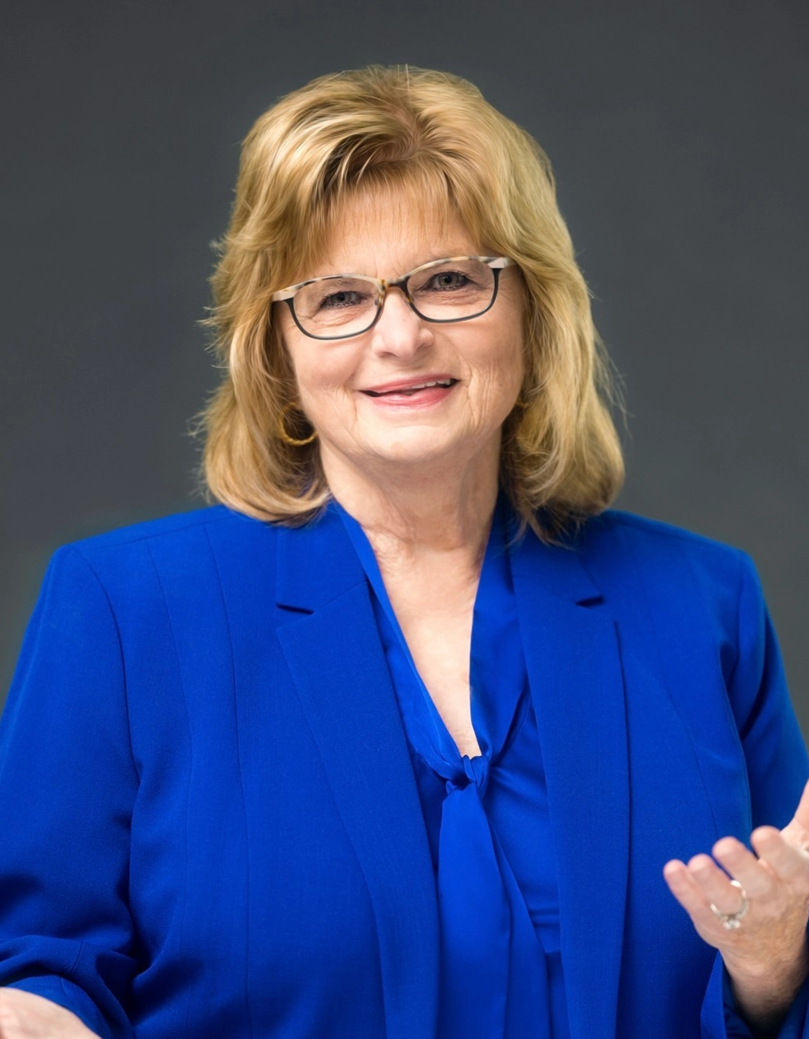 Teri Schmidt Headshot